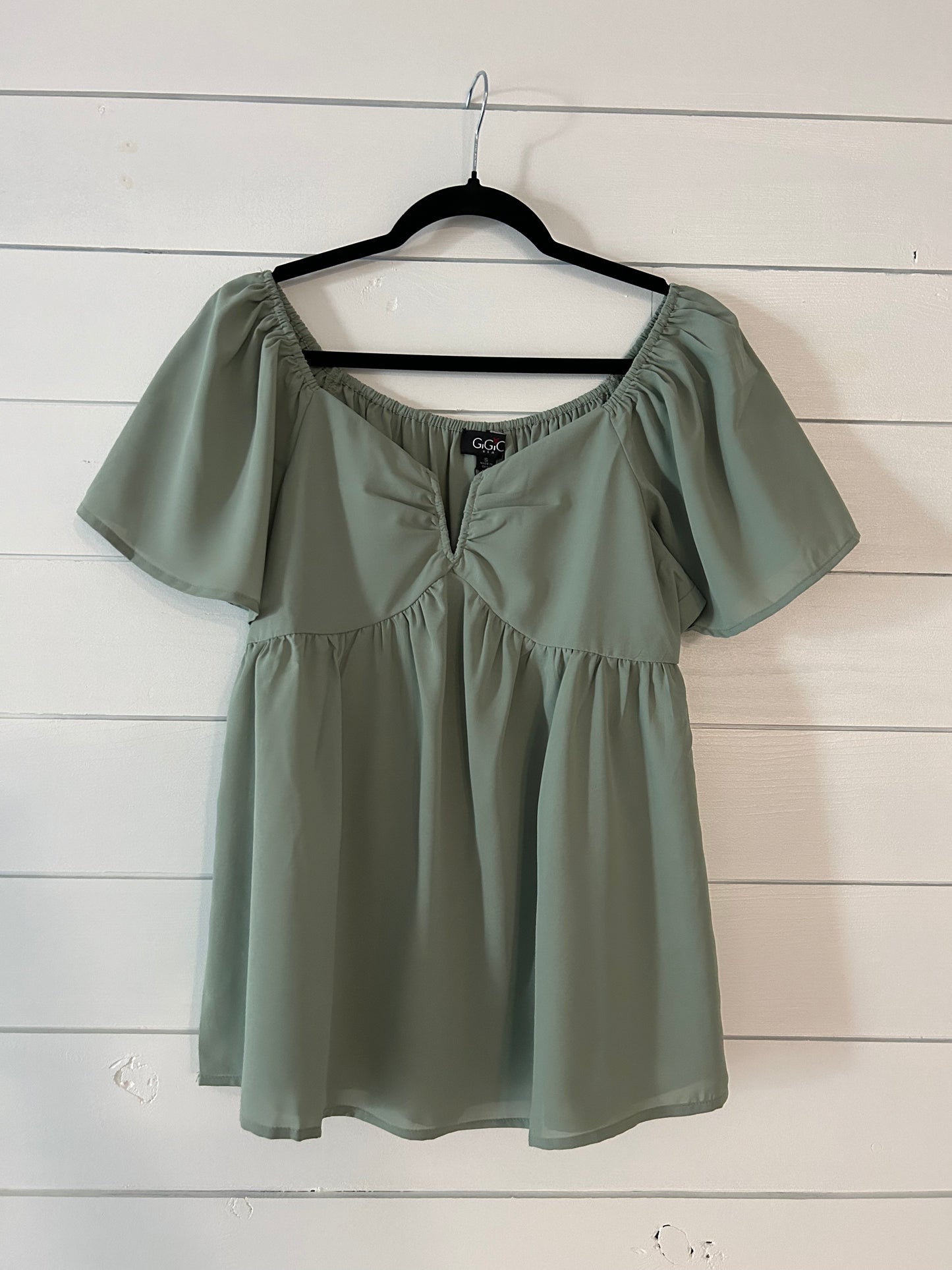 Solid V-Wire Short Sleeve Babydoll Top